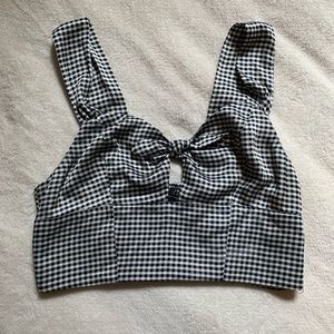 Gingham crop top 🌸